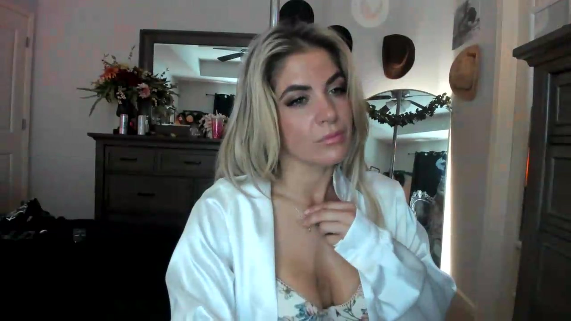 Gallery image thumbnail from PoleBunnyXxx's myfreecams stream on, 07/09/2026, 20:30 image 13 of 20