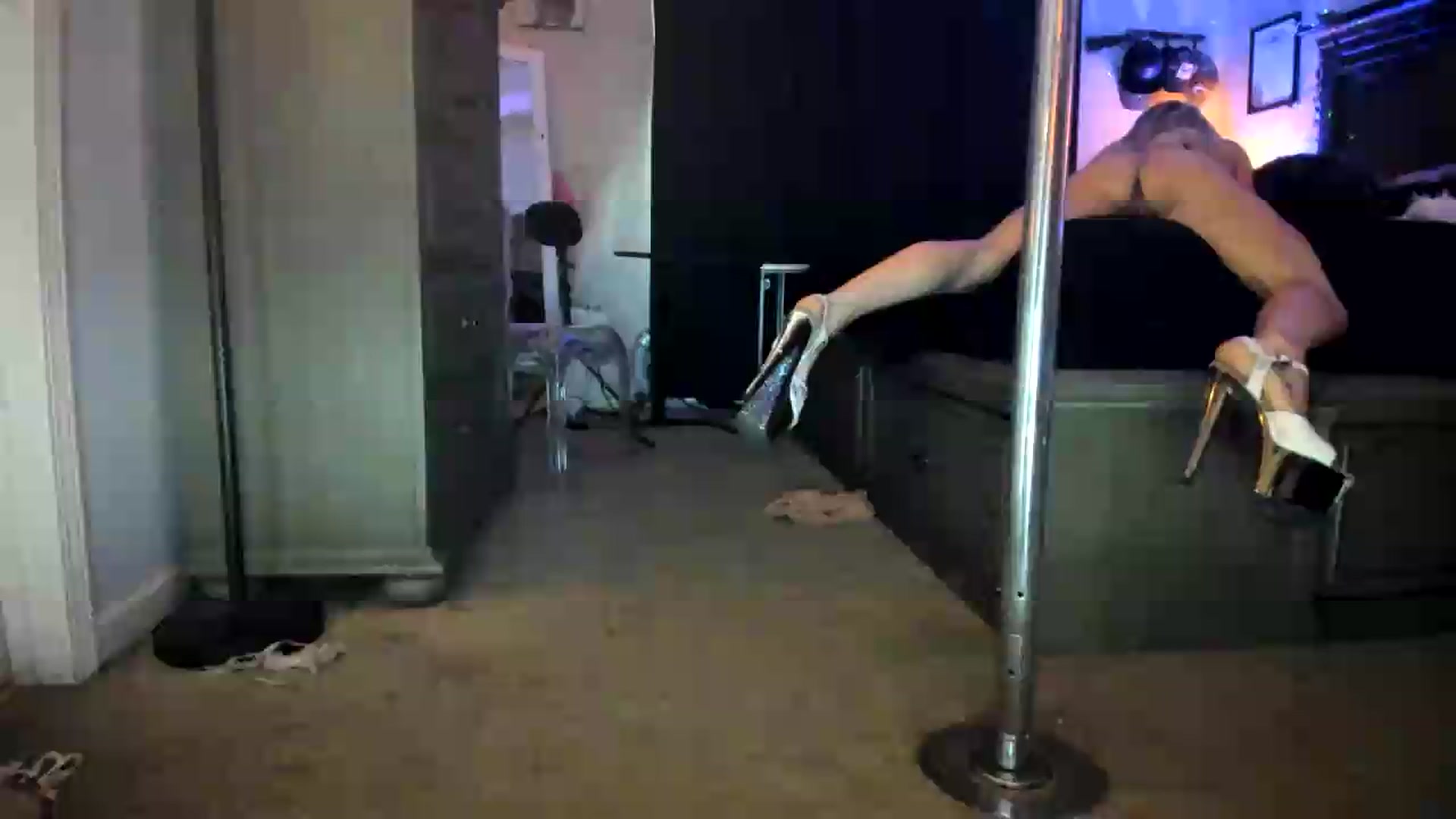 Gallery image thumbnail from PoleBunnyXxx's myfreecams stream on, 07/17/2026, 23:18 image 18 of 20