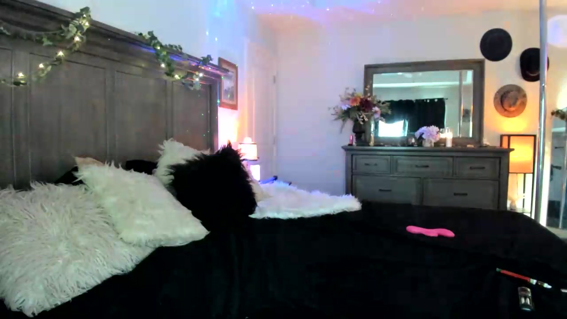 Gallery image thumbnail from PoleBunnyXxx's myfreecams stream on, 07/22/2026, 01:19 image 3 of 20