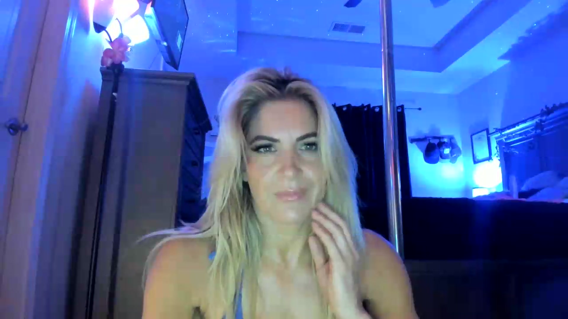Gallery image thumbnail from PoleBunnyXxx's myfreecams stream on, 08/17/2026, 24:01 image 12 of 20