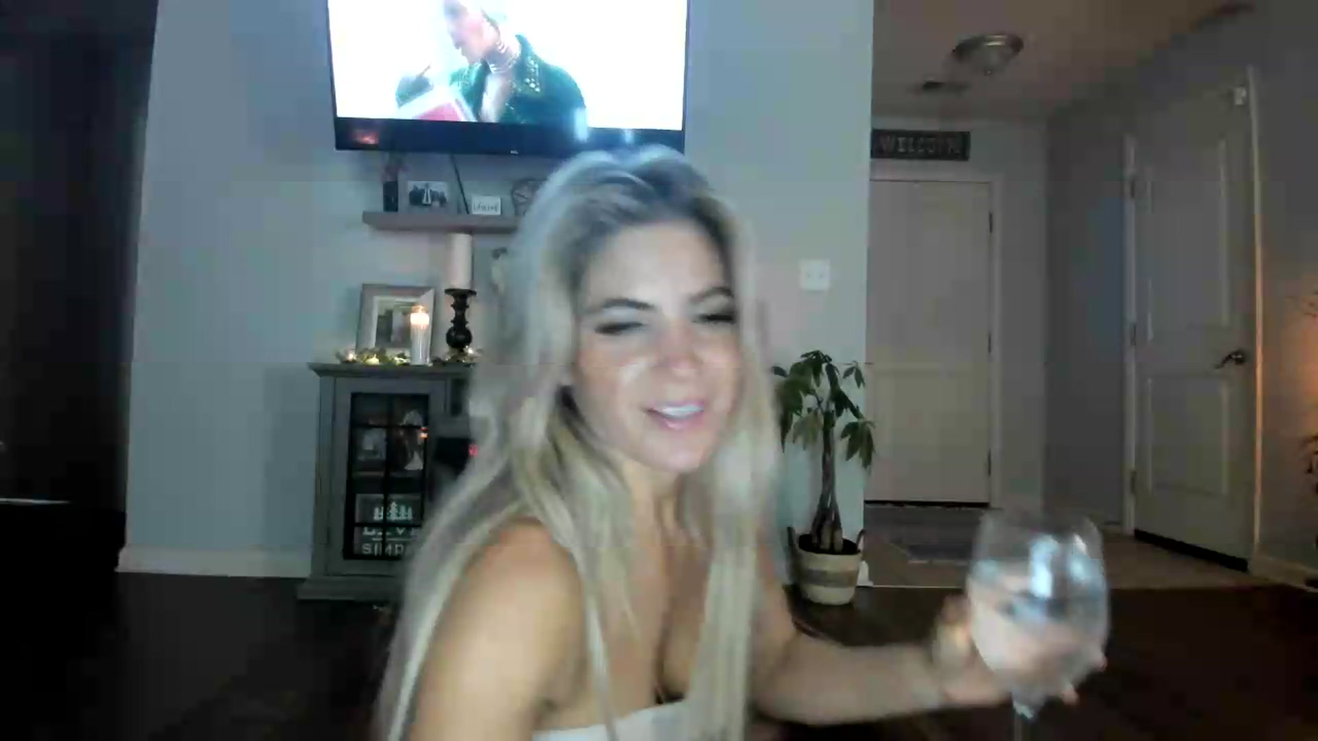 Gallery image thumbnail from PoleBunnyXxx's myfreecams stream on, 08/20/2026, 18:22 image 11 of 20