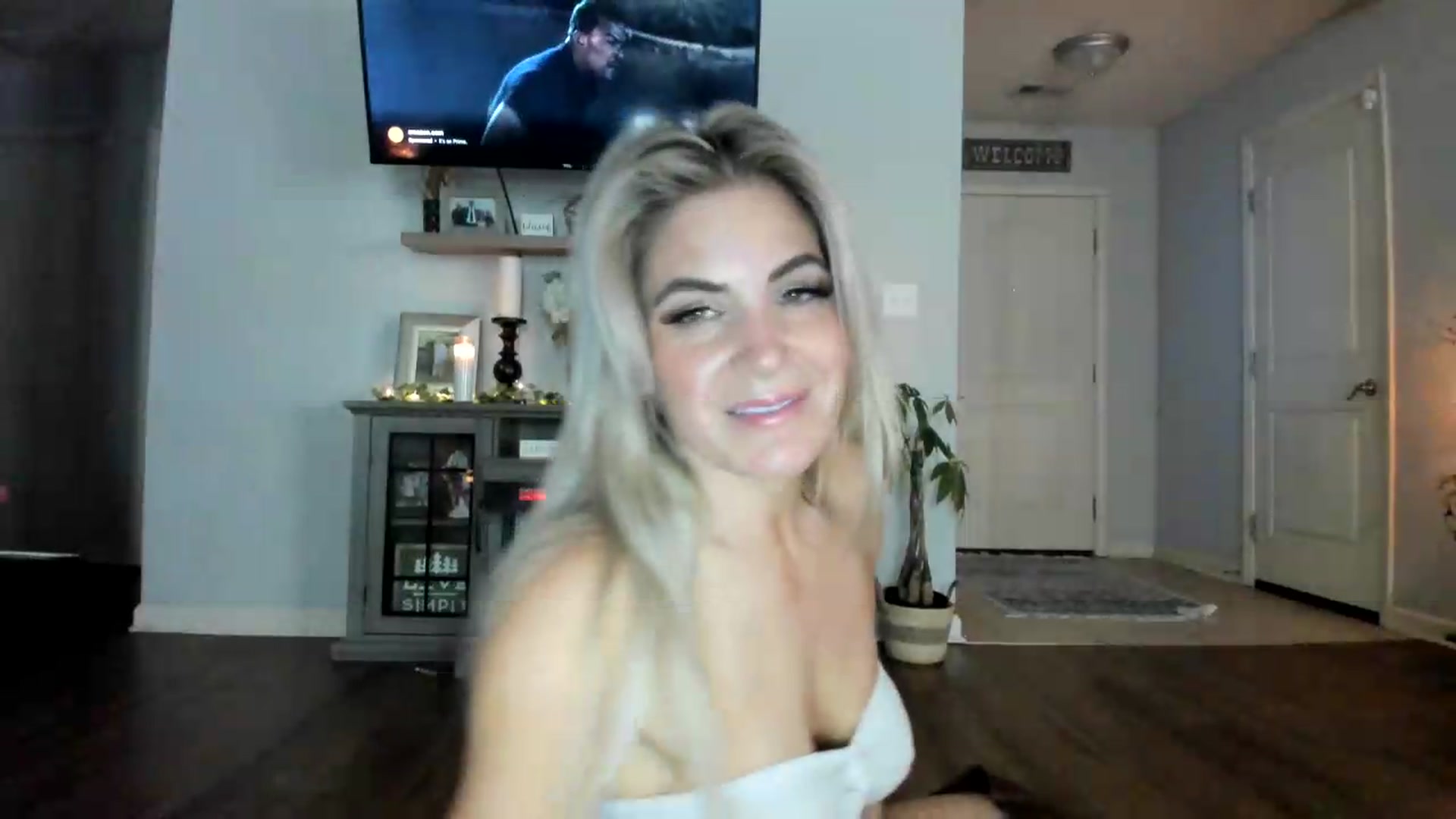 Gallery image thumbnail from PoleBunnyXxx's myfreecams stream on, 08/20/2026, 18:22 image 13 of 20