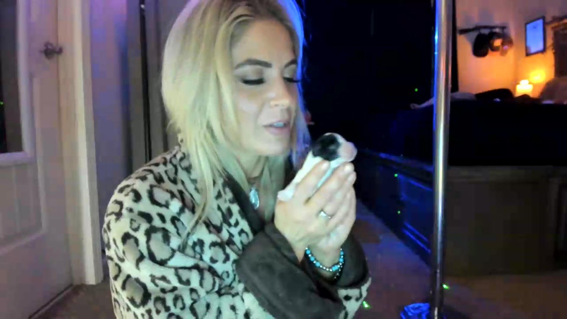Gallery image thumbnail from PoleBunnyXxx's myfreecams stream on, 08/31/2026, 24:57 image 16 of 20