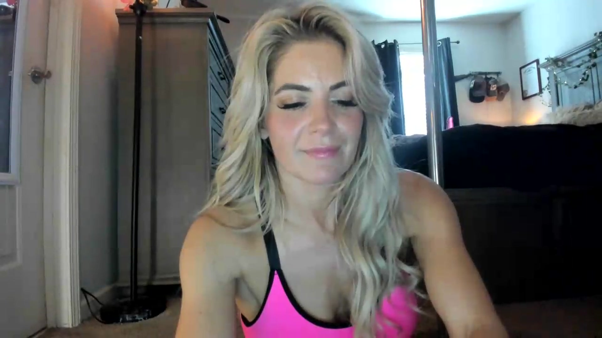 Gallery image thumbnail from PoleBunnyXxx's myfreecams stream on, 09/08/2026, 20:26 image 20 of 20