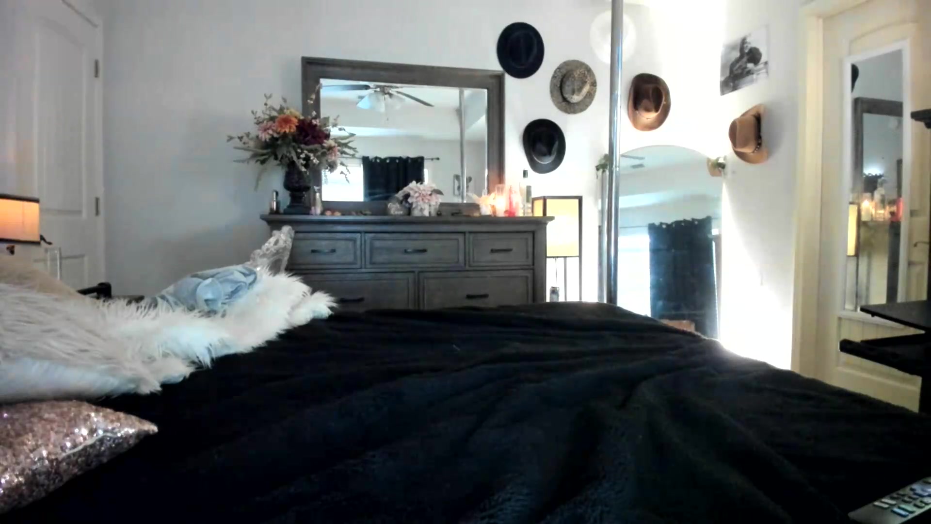 Gallery image thumbnail from PoleBunnyXxx's myfreecams stream on, 09/15/2026, 01:18 image 9 of 20