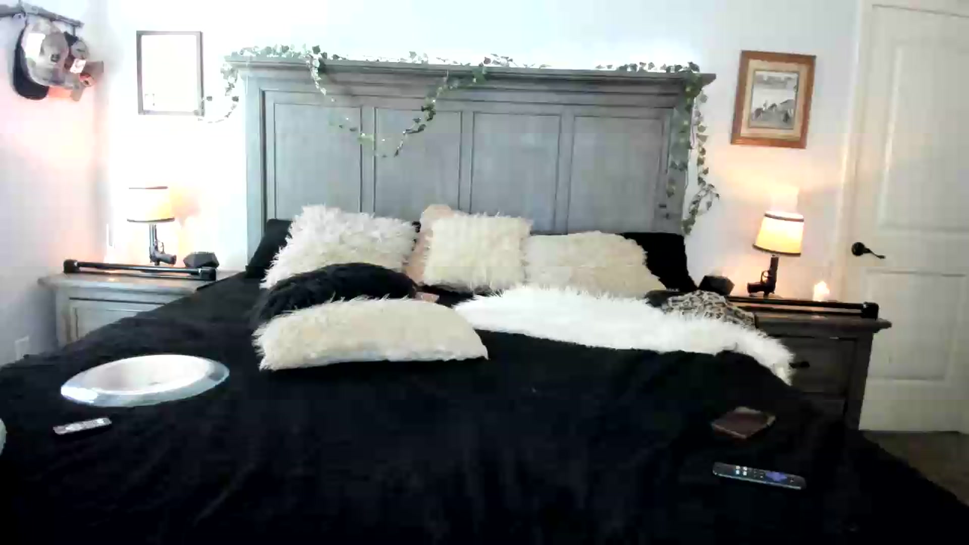 Gallery image thumbnail from PoleBunnyXxx's myfreecams stream on, 09/15/2026, 01:18 image 1 of 20