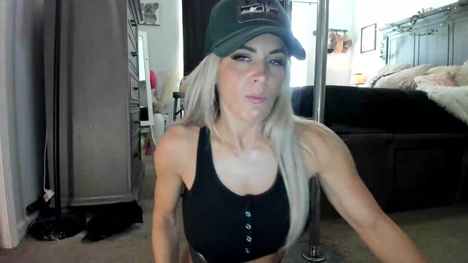 Gallery image thumbnail from PoleBunnyXxx's myfreecams stream on, 09/16/2026, 21:38 image 3 of 20