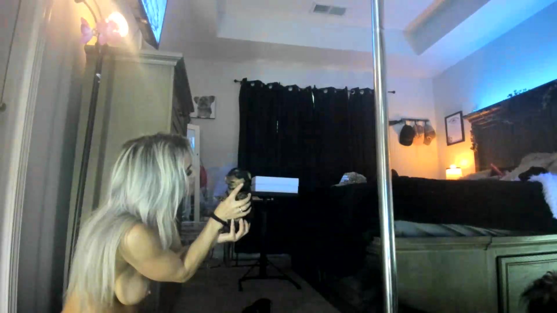 Gallery image thumbnail from PoleBunnyXxx's myfreecams stream on, 09/22/2026, 24:02 image 13 of 20