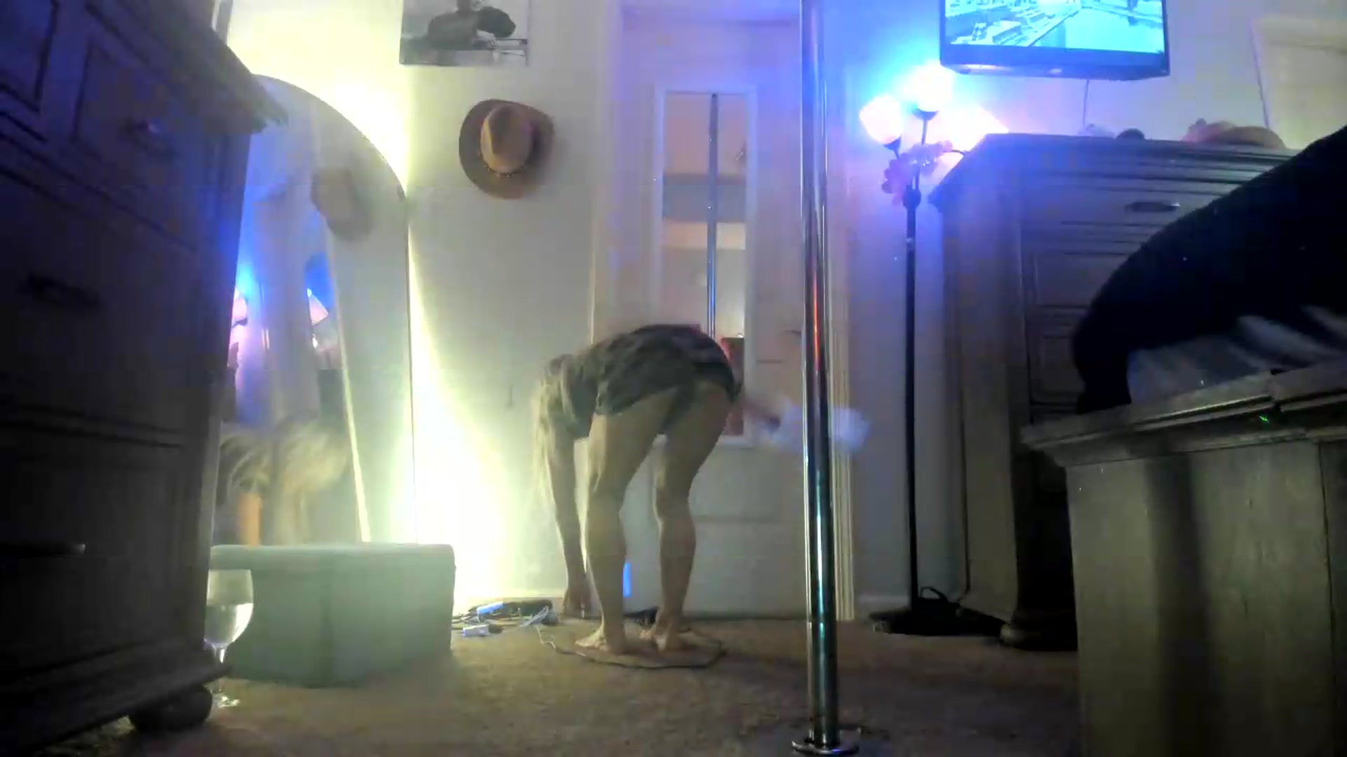 Gallery image thumbnail from PoleBunnyXxx's myfreecams stream on, 09/22/2026, 24:02 image 6 of 20