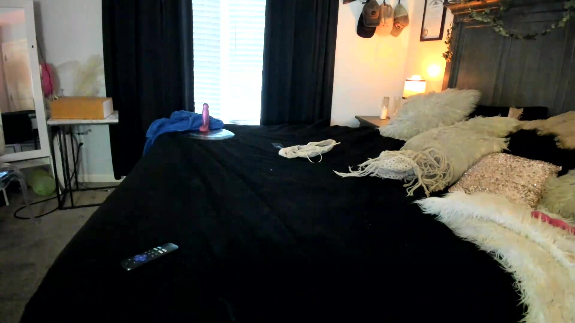 Gallery image thumbnail from PoleBunnyXxx's myfreecams stream on, 09/22/2026, 23:34 image 18 of 20