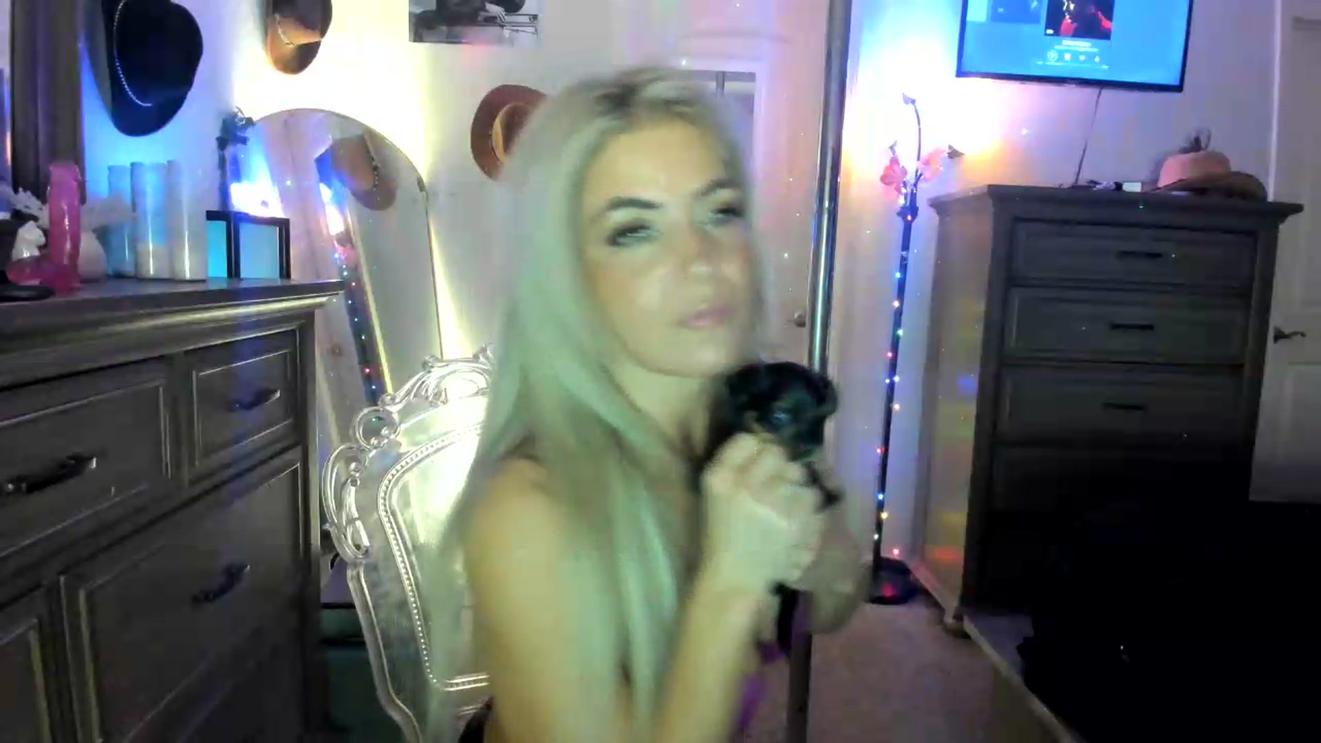 Gallery image thumbnail from PoleBunnyXxx's myfreecams stream on, 09/26/2026, 23:32 image 20 of 20