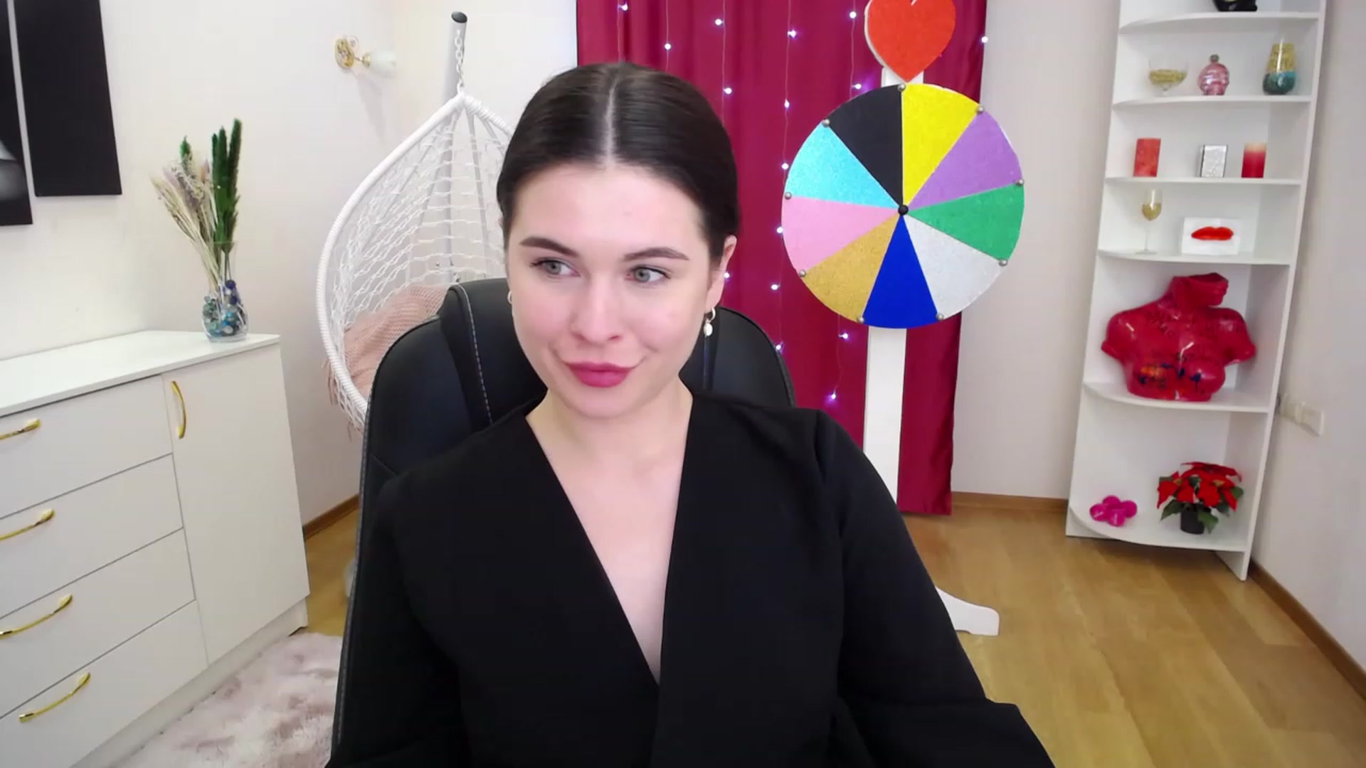 Gallery image thumbnail from PoliHolly's myfreecams stream on, 04/15/2023, 23:43 image 18 of 20