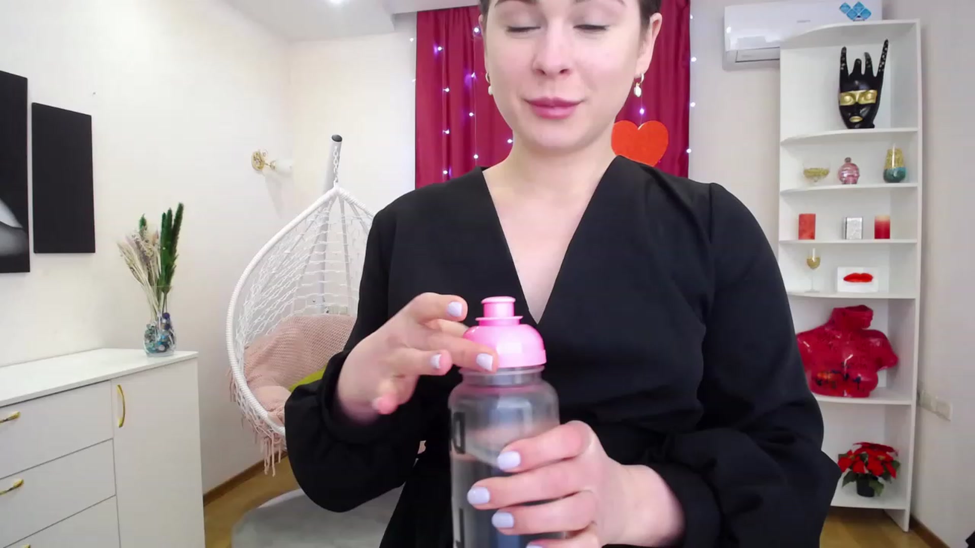 Gallery image thumbnail from PoliHolly's myfreecams stream on, 04/15/2023, 23:43 image 9 of 20