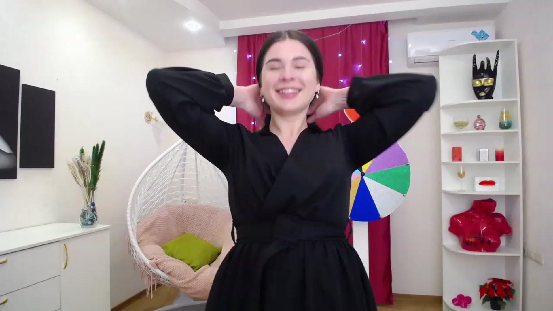 Gallery image thumbnail from PoliHolly's myfreecams stream on, 04/15/2023, 23:43 image 4 of 20