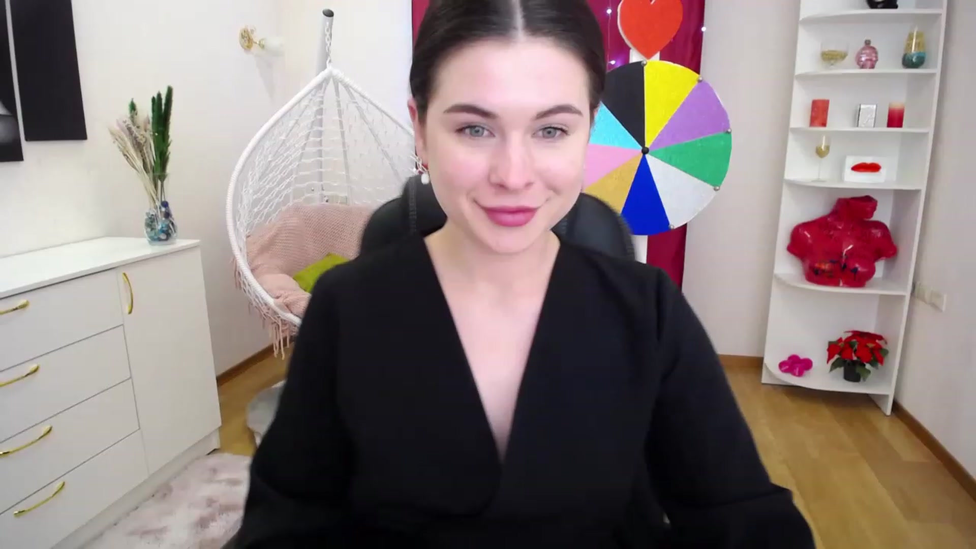 Gallery image thumbnail from PoliHolly's myfreecams stream on, 04/15/2023, 23:43 image 13 of 20