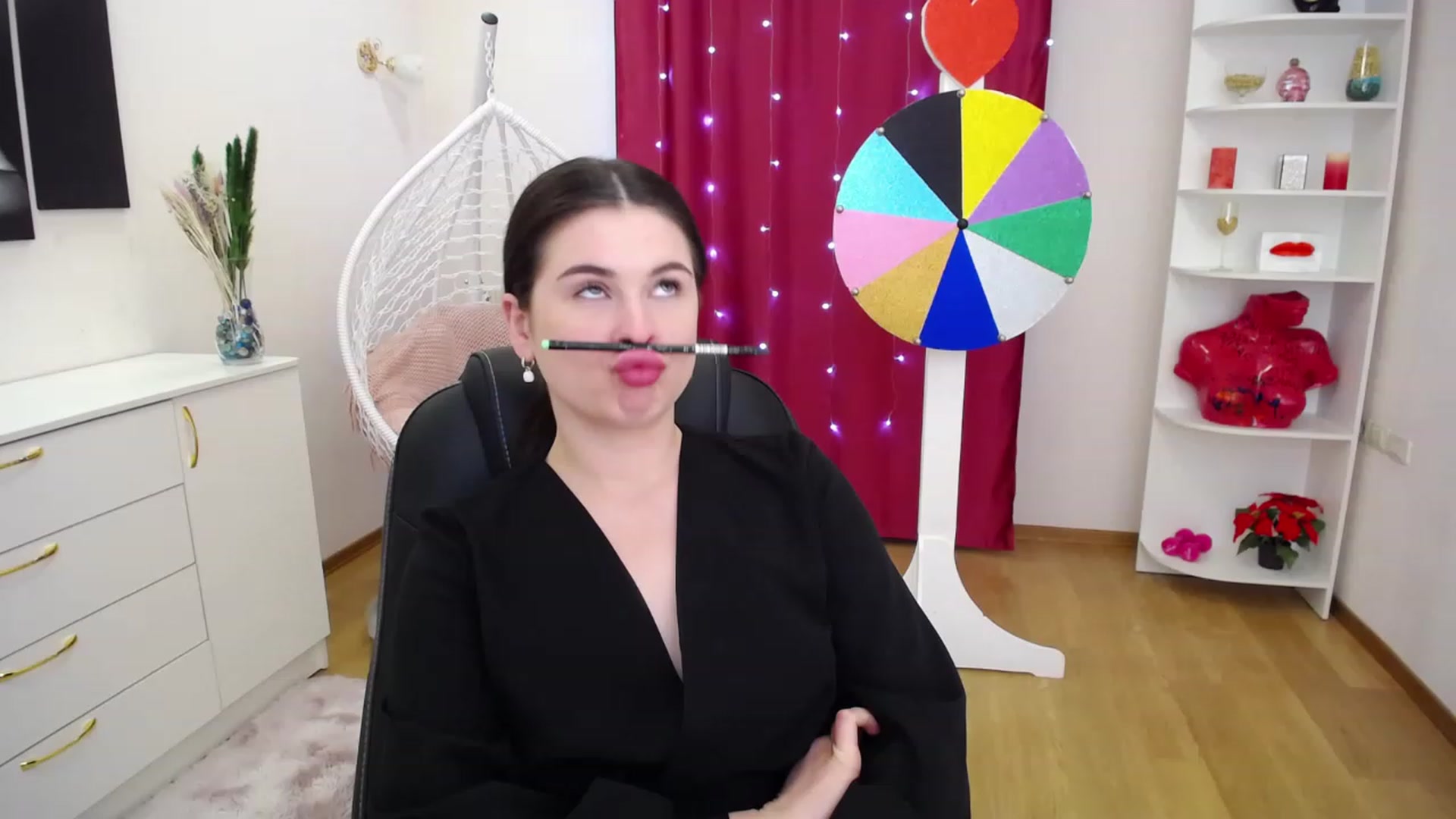 Gallery image thumbnail from PoliHolly's myfreecams stream on, 04/15/2023, 23:43 image 16 of 20