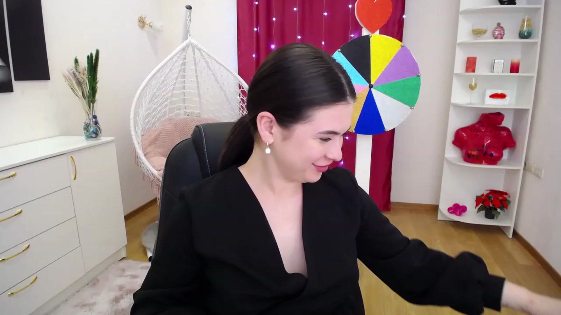 Gallery image thumbnail from PoliHolly's myfreecams stream on, 04/15/2023, 23:43 image 17 of 20