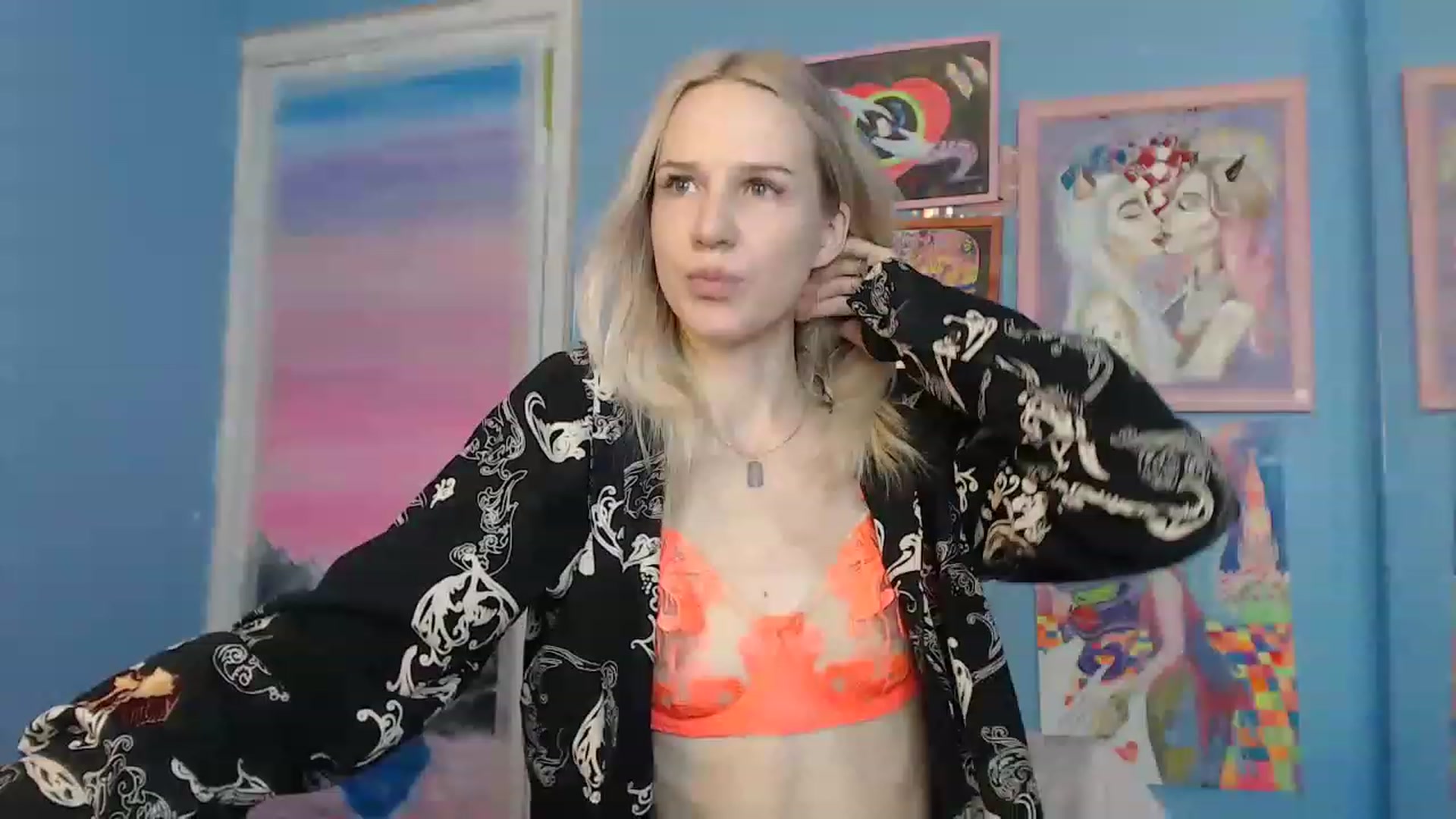 Gallery image thumbnail from PoliLoveLuna's myfreecams stream on, 06/06/2023, 06:32 image 1 of 20