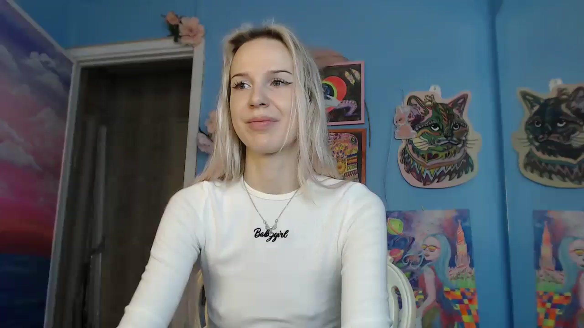 Gallery image thumbnail from PoliLoveLuna's myfreecams stream on, 08/10/2023, 03:27 image 17 of 20