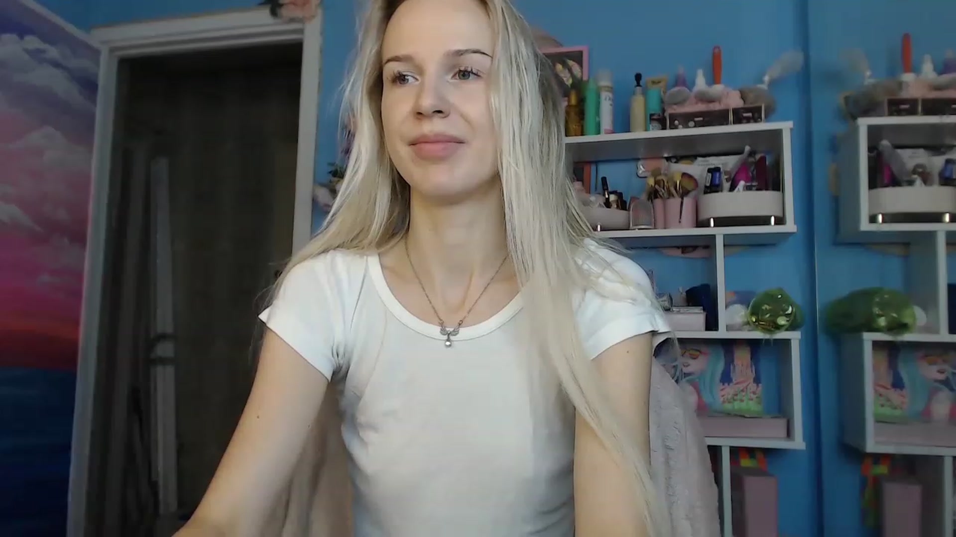 Gallery image thumbnail from PoliLoveLuna's myfreecams stream on, 08/24/2023, 03:18 image 8 of 20