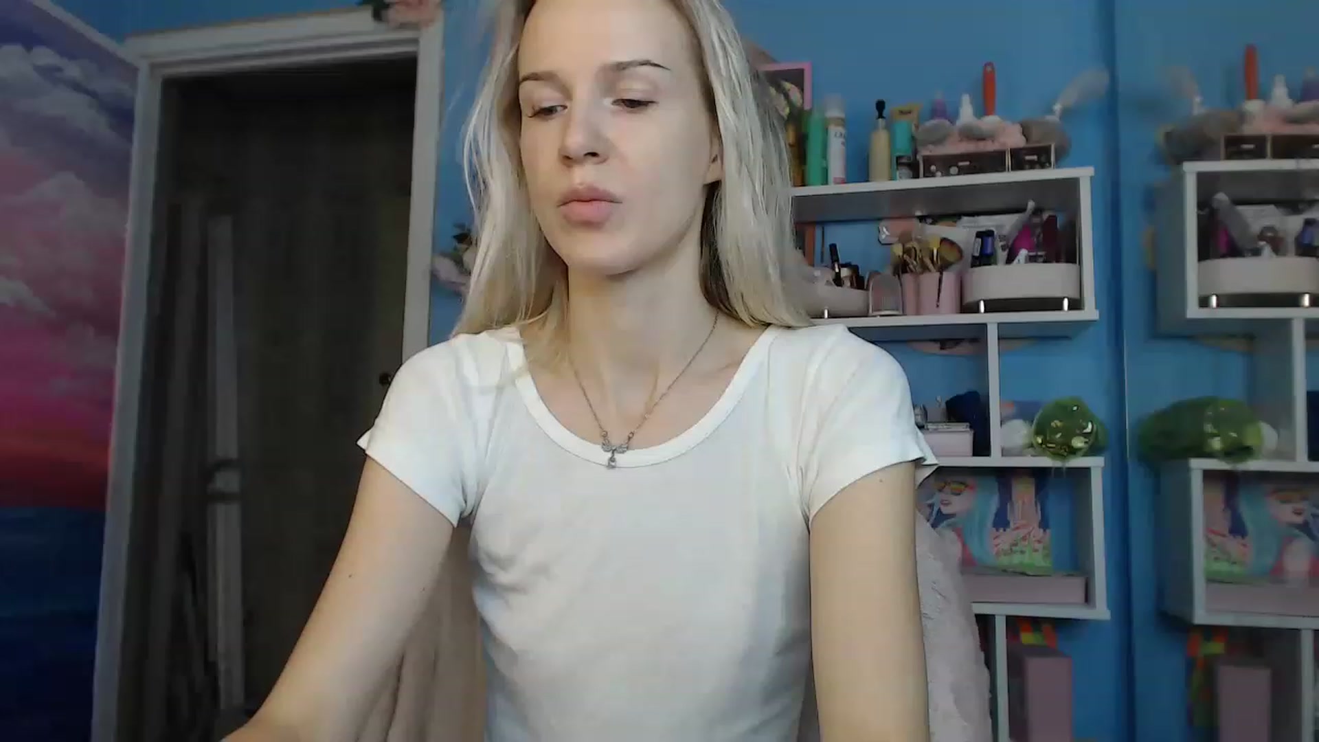 Gallery image thumbnail from PoliLoveLuna's myfreecams stream on, 08/24/2023, 03:18 image 3 of 20