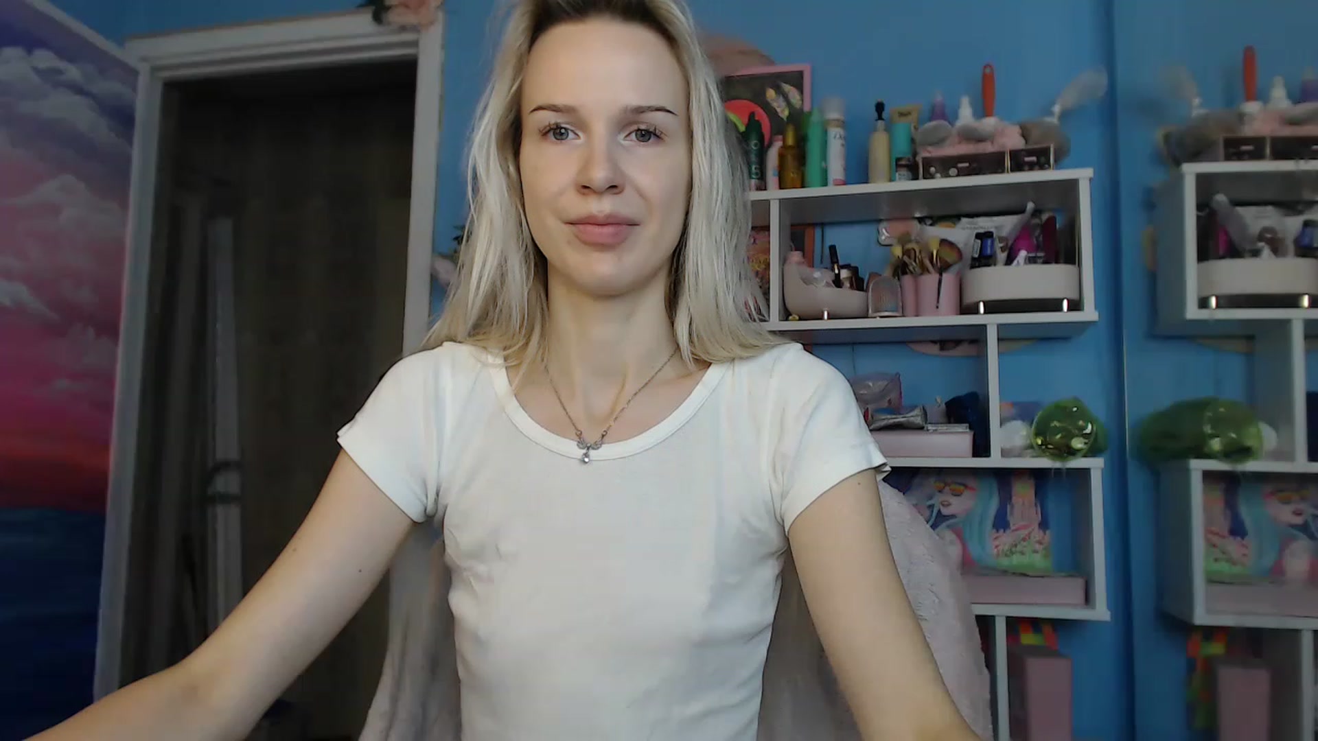 Gallery image thumbnail from PoliLoveLuna's myfreecams stream on, 08/24/2023, 03:18 image 6 of 20