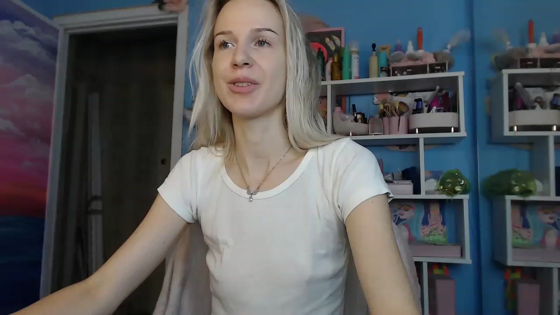 Gallery image thumbnail from PoliLoveLuna's myfreecams stream on, 08/24/2023, 03:18 image 5 of 20