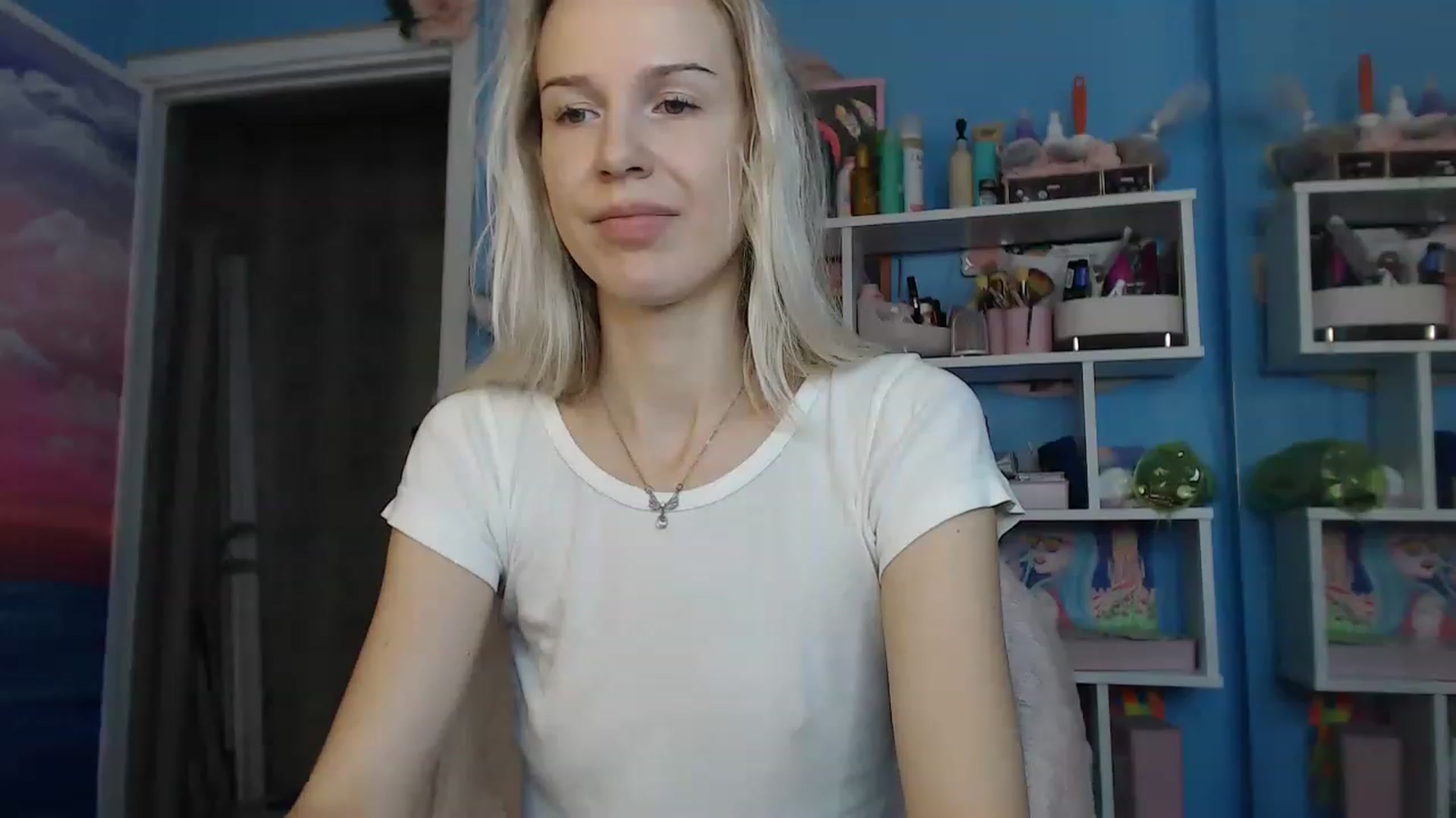 Gallery image thumbnail from PoliLoveLuna's myfreecams stream on, 08/24/2023, 03:18 image 14 of 20