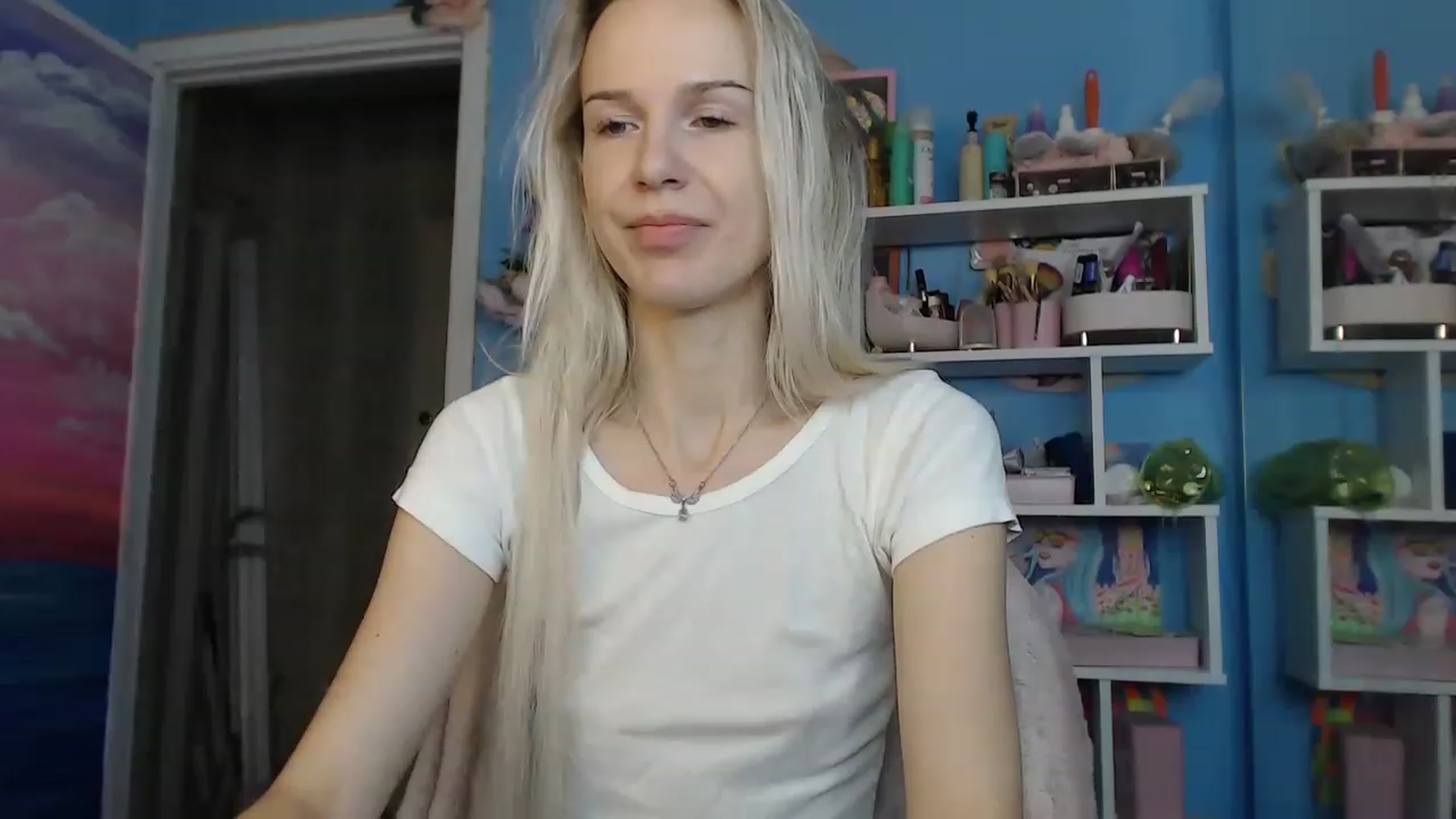 Gallery image thumbnail from PoliLoveLuna's myfreecams stream on, 08/24/2023, 03:18 image 9 of 20