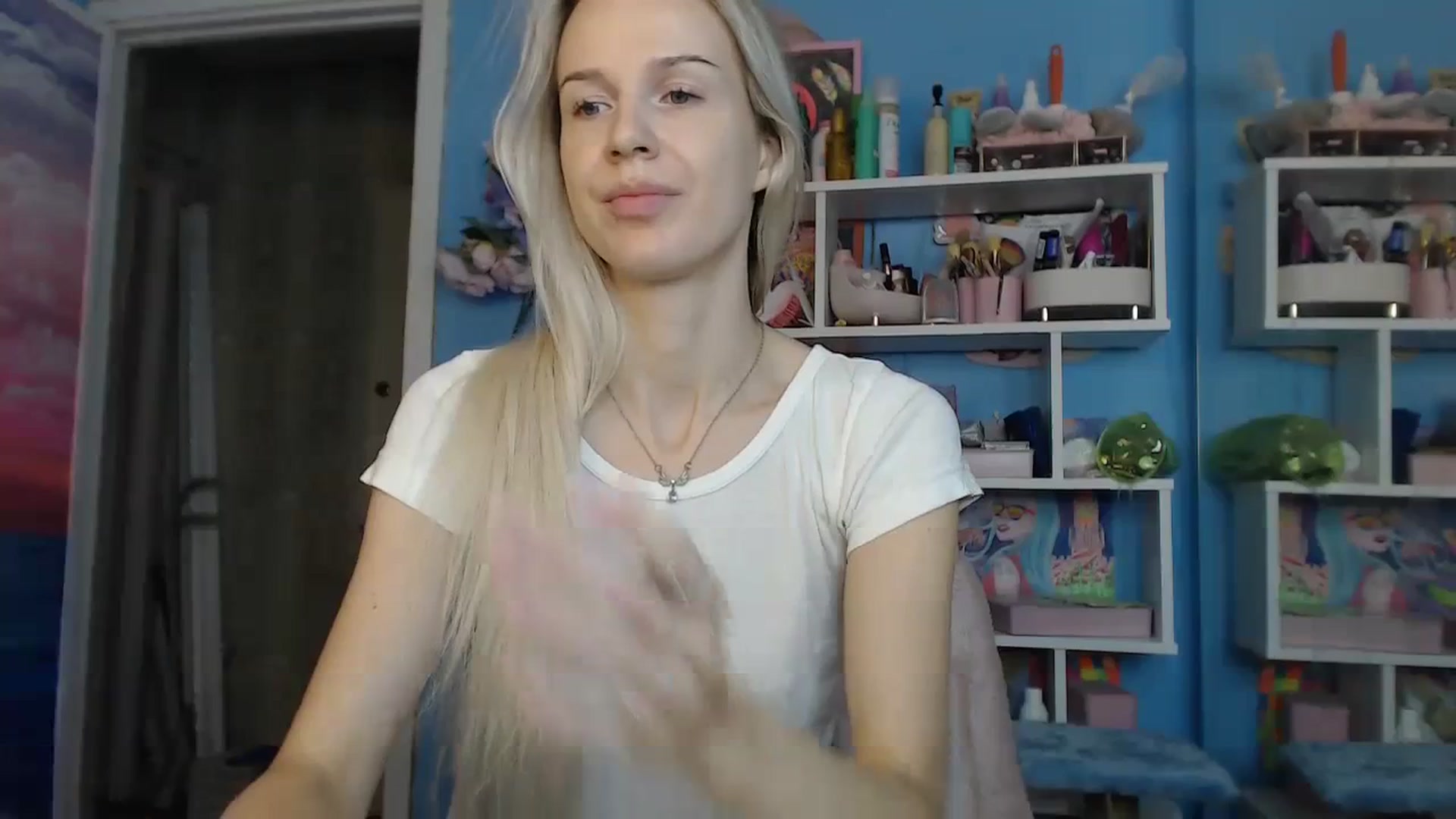 Gallery image thumbnail from PoliLoveLuna's myfreecams stream on, 08/24/2023, 04:06 image 15 of 20