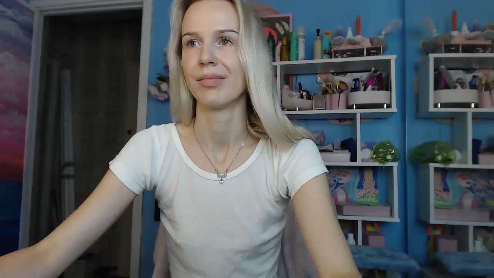Gallery image thumbnail from PoliLoveLuna's myfreecams stream on, 08/24/2023, 04:06 image 19 of 20