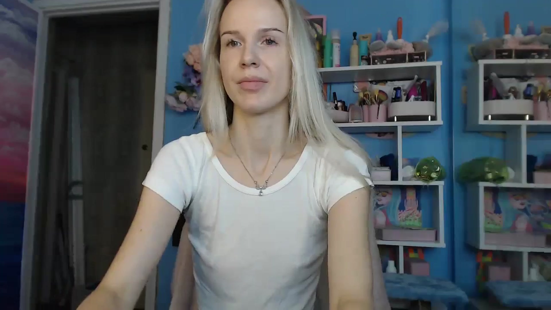 Gallery image thumbnail from PoliLoveLuna's myfreecams stream on, 08/24/2023, 04:06 image 17 of 20