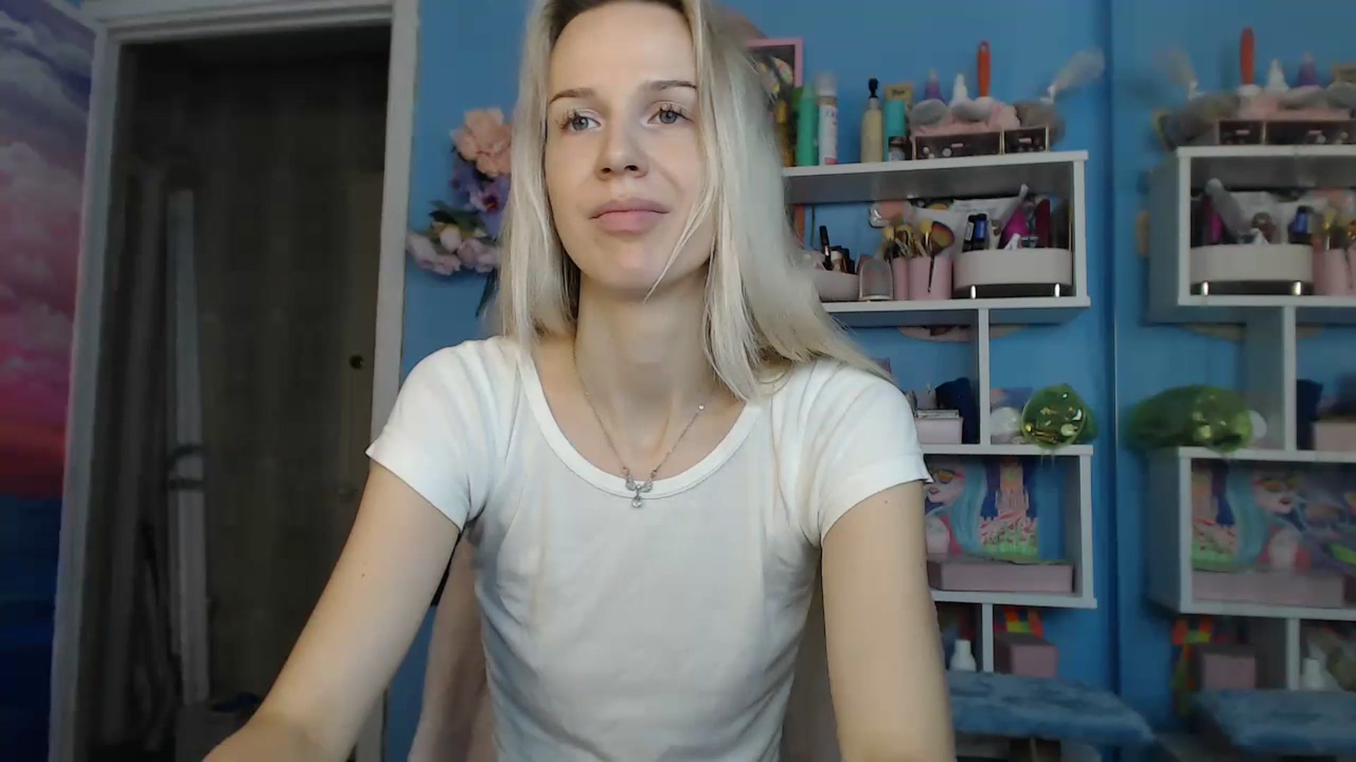 Gallery image thumbnail from PoliLoveLuna's myfreecams stream on, 08/24/2023, 04:29 image 11 of 20