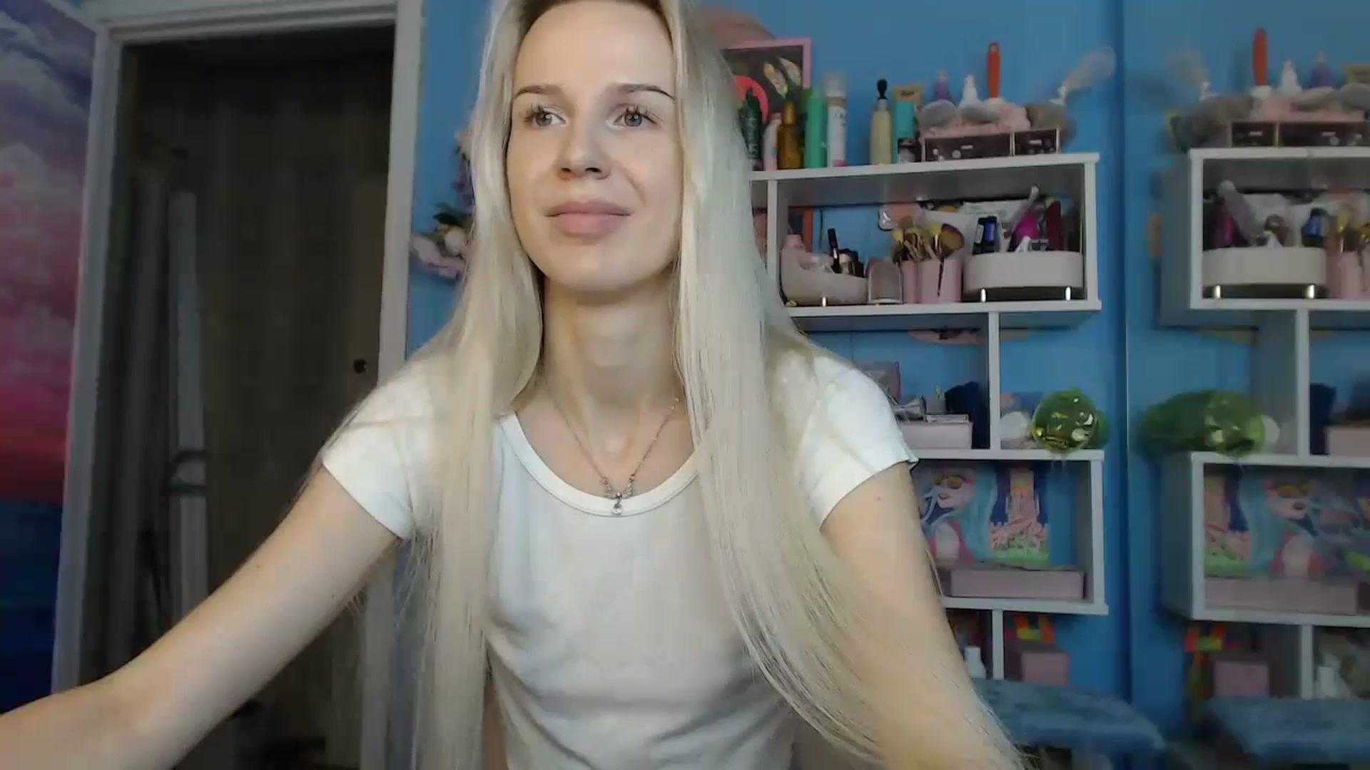 Gallery image thumbnail from PoliLoveLuna's myfreecams stream on, 08/24/2023, 04:29 image 6 of 20