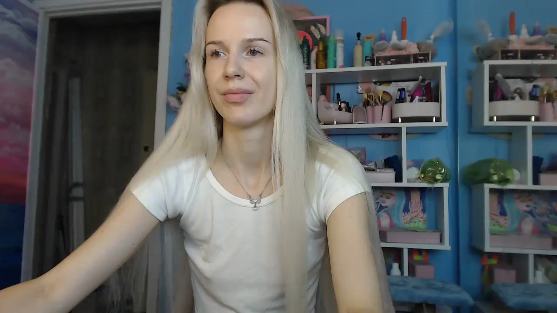 Gallery image thumbnail from PoliLoveLuna's myfreecams stream on, 08/24/2023, 04:29 image 1 of 20
