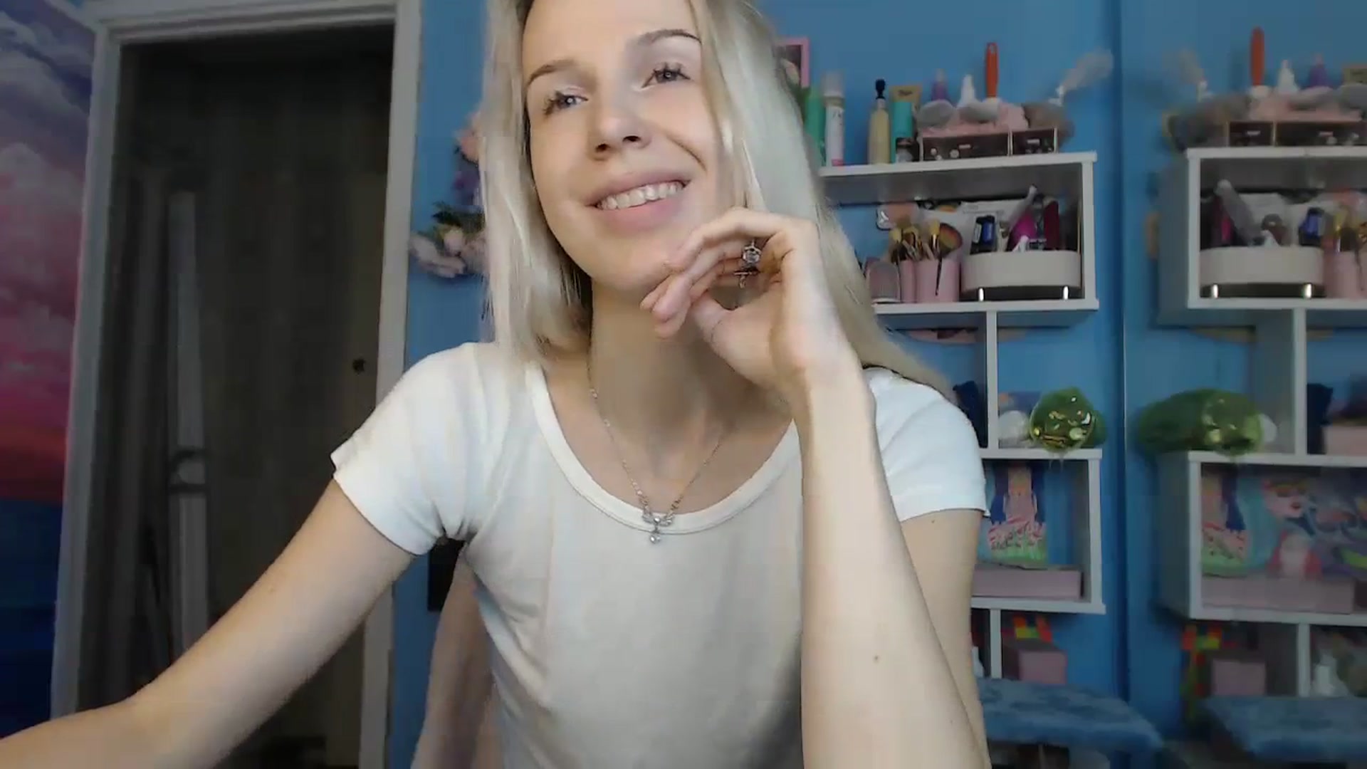 Gallery image thumbnail from PoliLoveLuna's myfreecams stream on, 08/24/2023, 04:29 image 10 of 20
