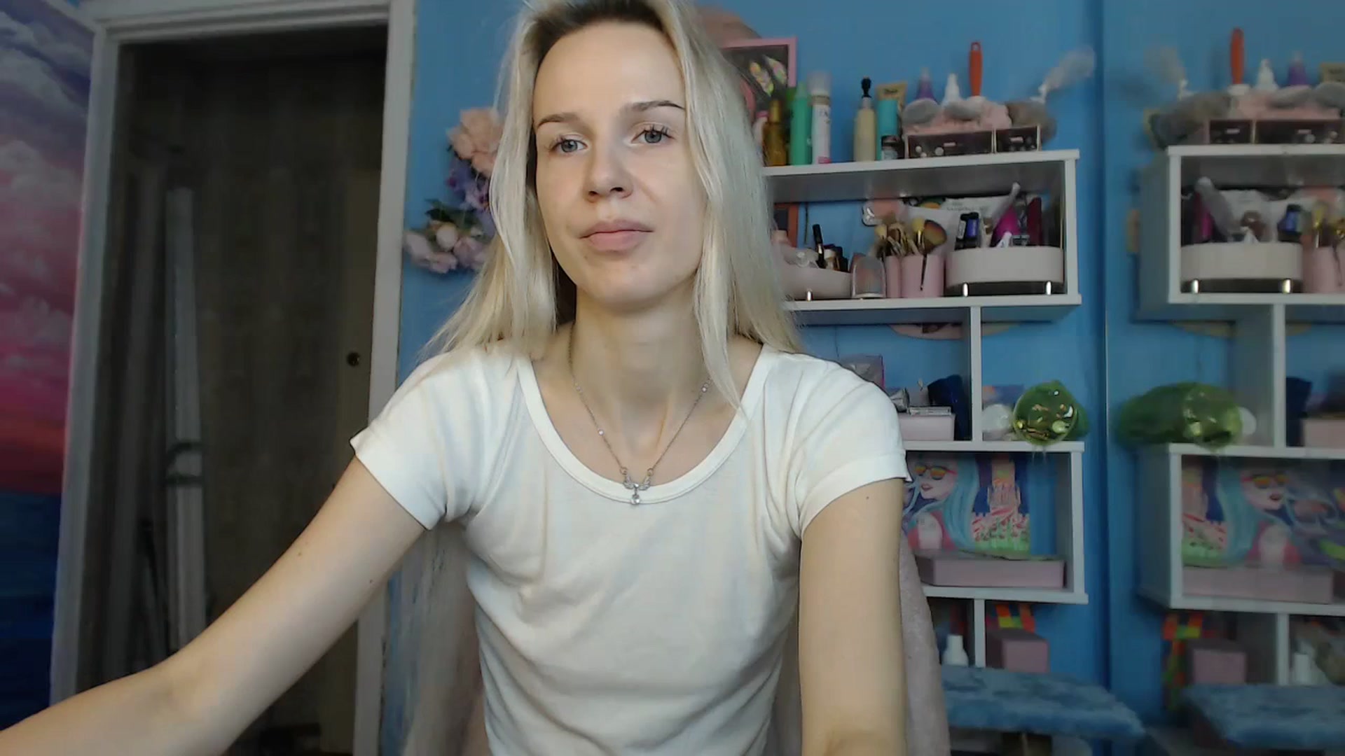 Gallery image thumbnail from PoliLoveLuna's myfreecams stream on, 08/24/2023, 04:29 image 15 of 20