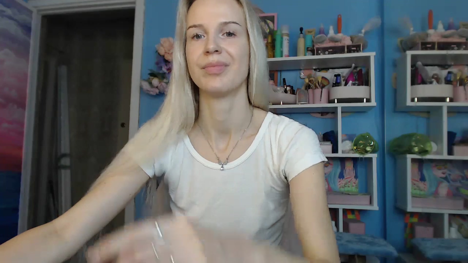 Gallery image thumbnail from PoliLoveLuna's myfreecams stream on, 08/24/2023, 04:29 image 4 of 20