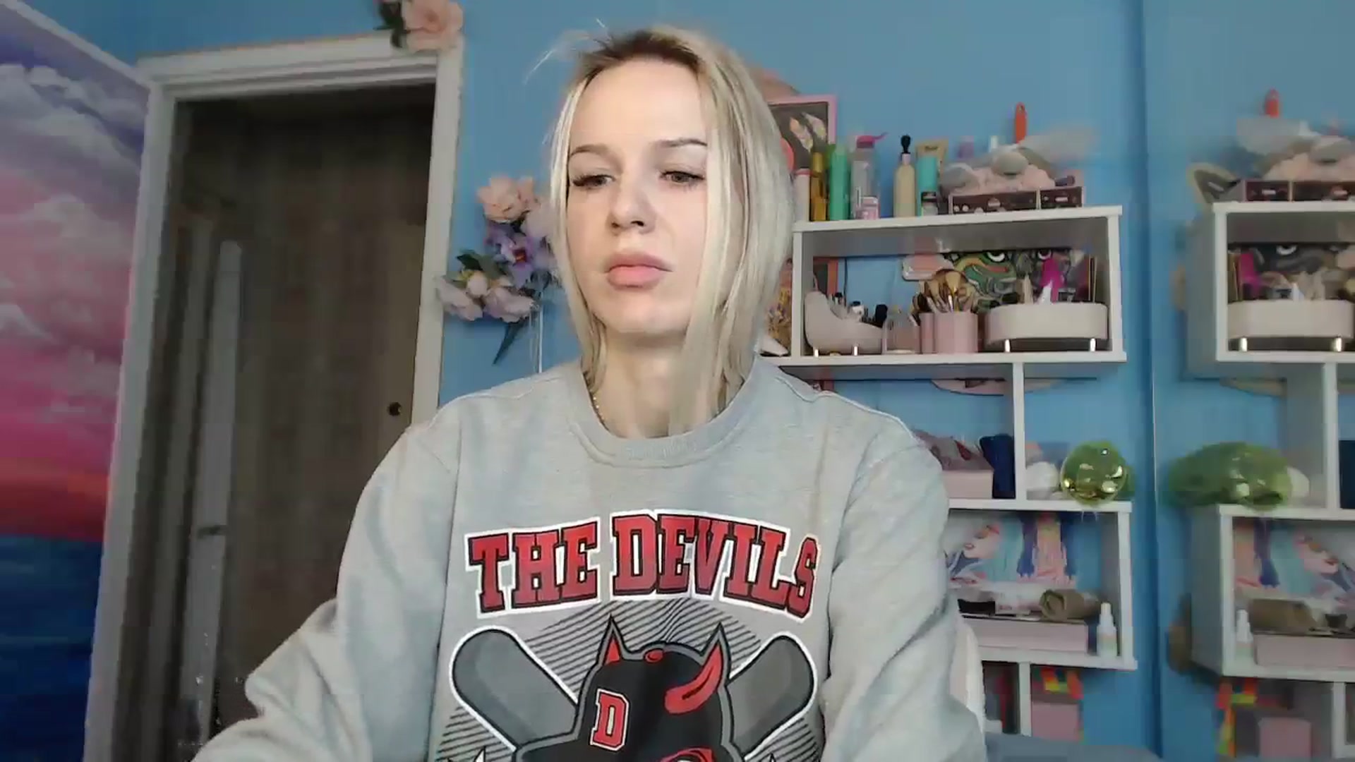 Gallery image thumbnail from PoliLoveLuna's myfreecams stream on, 09/06/2023, 04:50 image 17 of 20