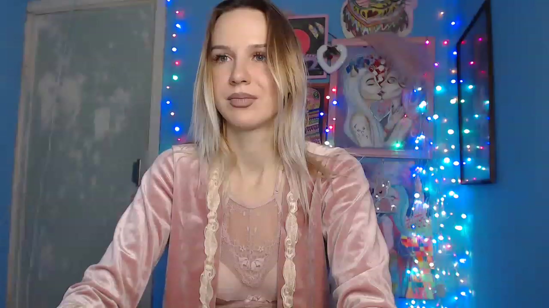 Gallery image thumbnail from PolinaLuna's myfreecams stream on, 11/20/2022, 04:28 image 10 of 20