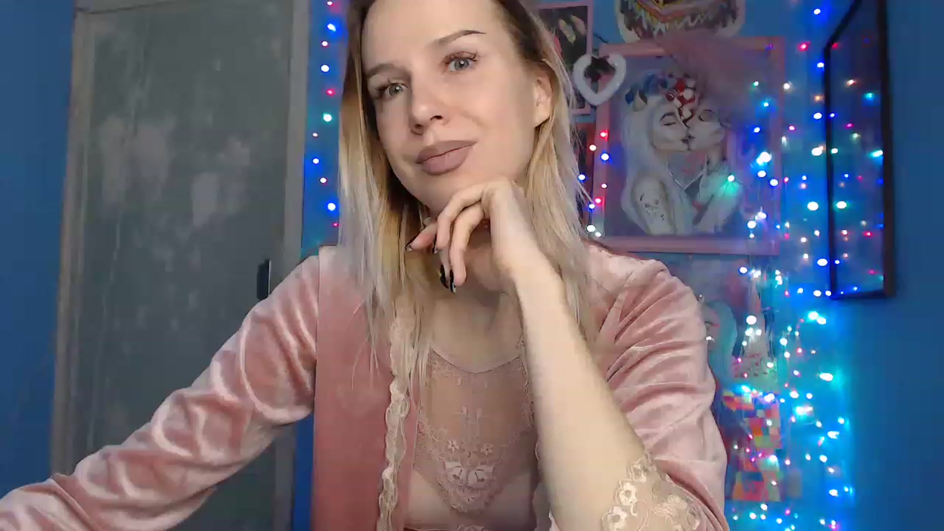 Gallery image thumbnail from PolinaLuna's myfreecams stream on, 11/20/2022, 04:28 image 13 of 20