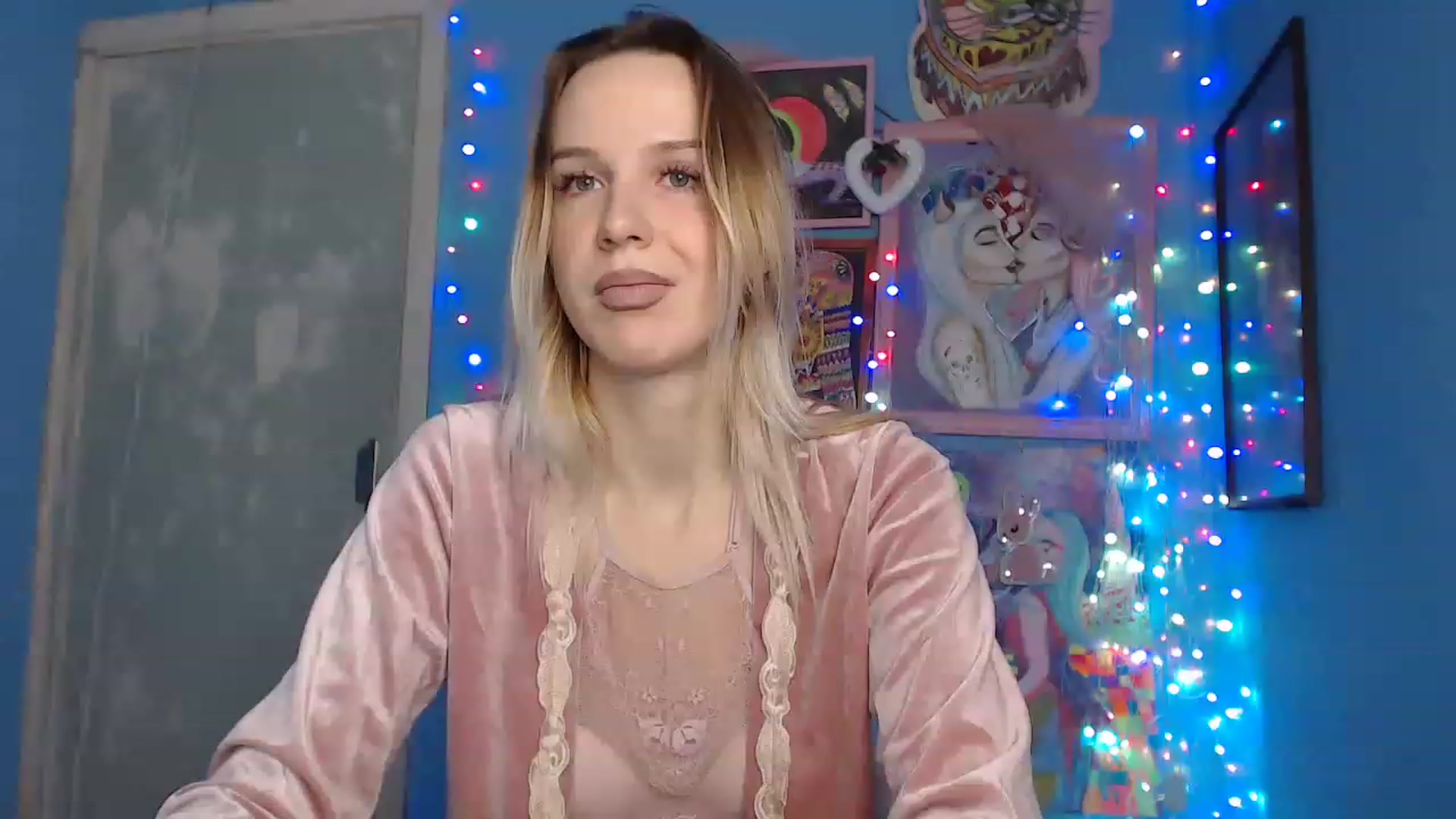 Gallery image thumbnail from PolinaLuna's myfreecams stream on, 11/20/2022, 04:28 image 5 of 20