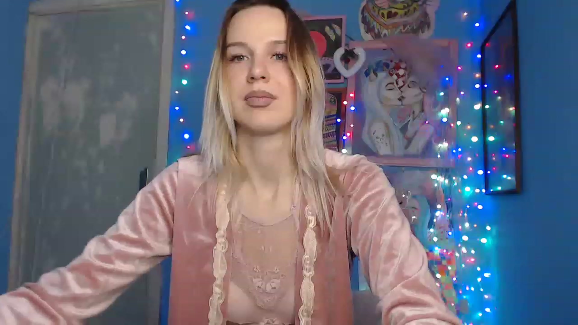 Gallery image thumbnail from PolinaLuna's myfreecams stream on, 11/20/2022, 04:28 image 12 of 20