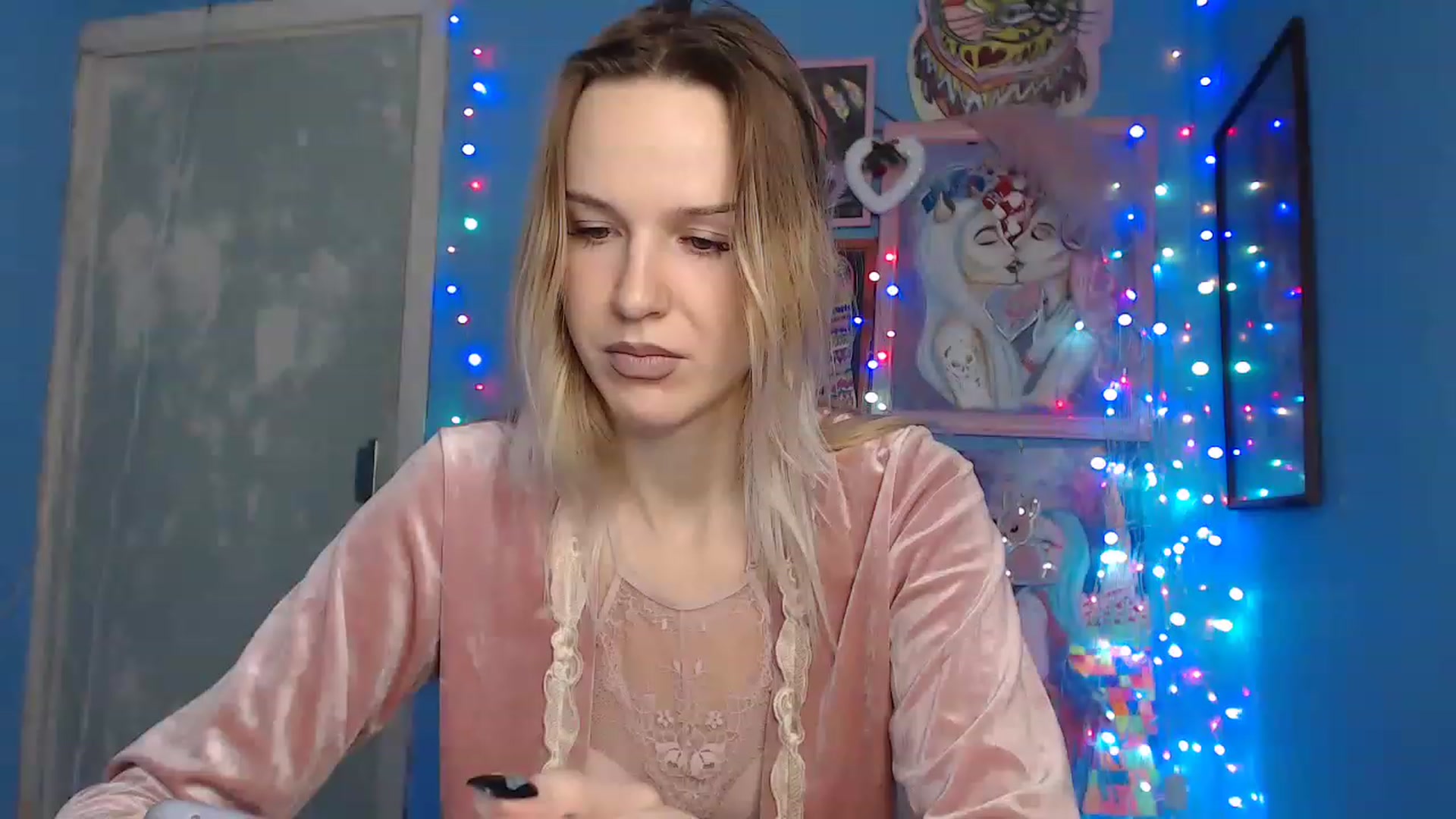Gallery image thumbnail from PolinaLuna's myfreecams stream on, 11/20/2022, 04:28 image 4 of 20