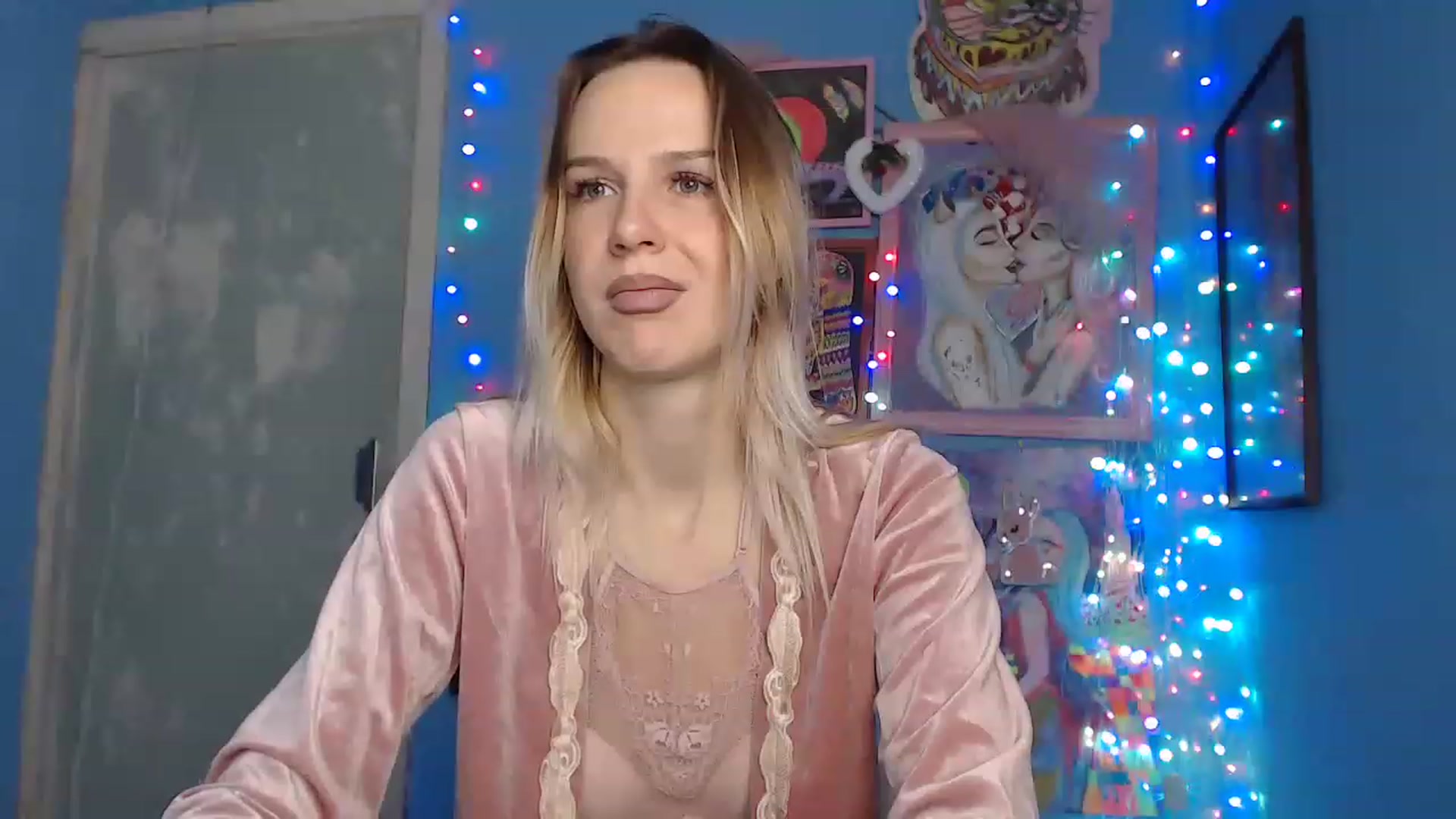 Gallery image thumbnail from PolinaLuna's myfreecams stream on, 11/20/2022, 04:28 image 6 of 20
