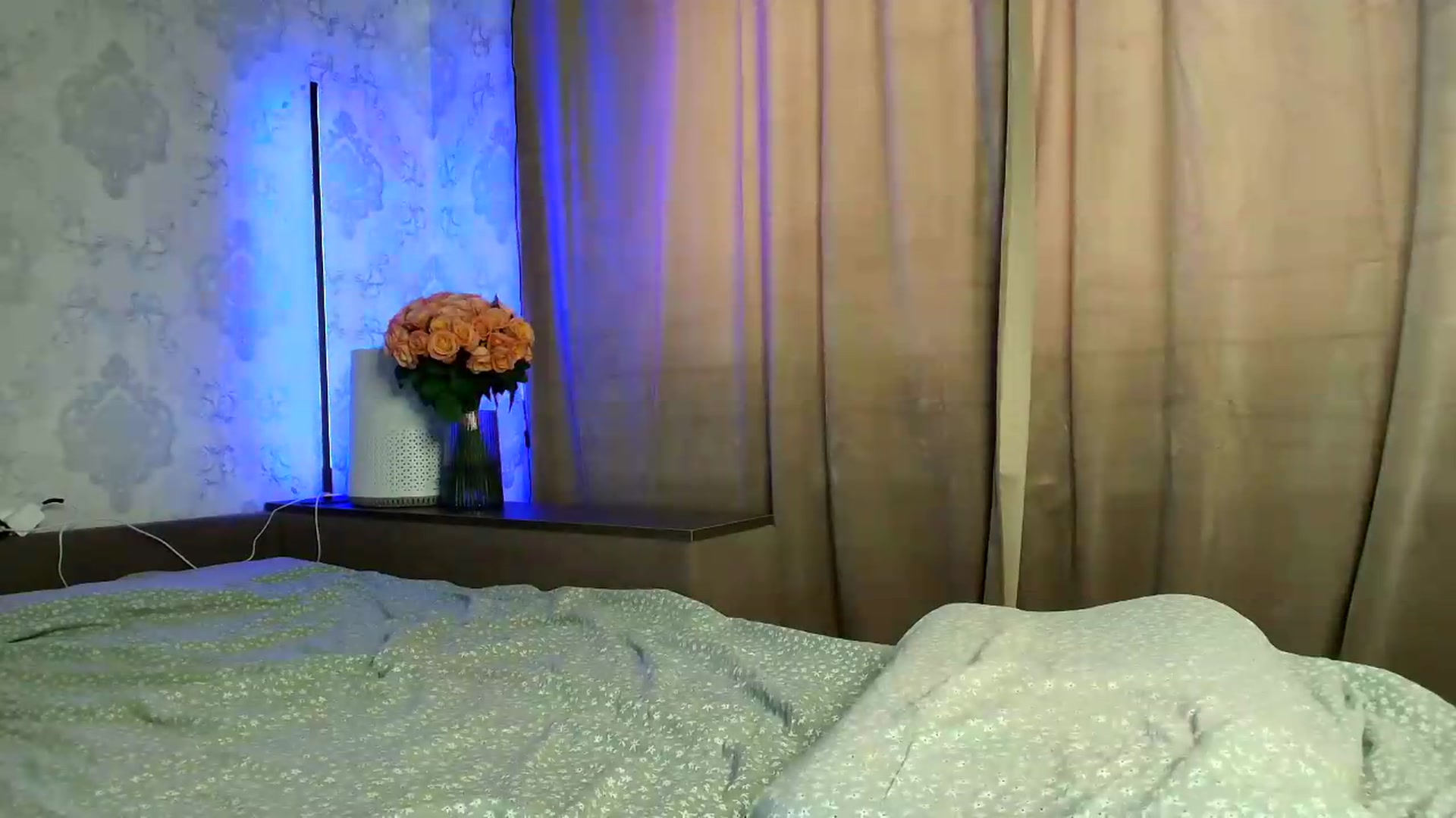 Gallery image thumbnail from PolinaMalina's myfreecams stream on, 08/11/2026, 12:26 image 13 of 20