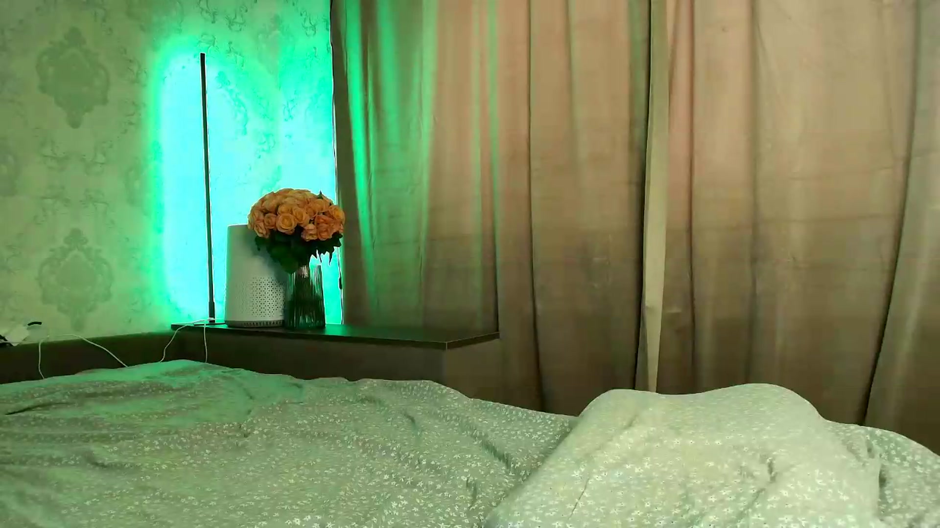 Gallery image thumbnail from PolinaMalina's myfreecams stream on, 08/11/2026, 12:26 image 14 of 20