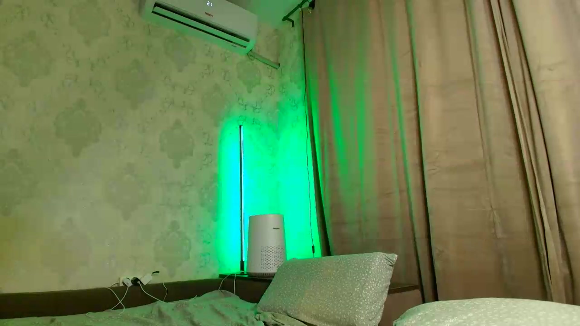 Gallery image thumbnail from PolinaMalina's myfreecams stream on, 08/15/2026, 16:09 image 19 of 20