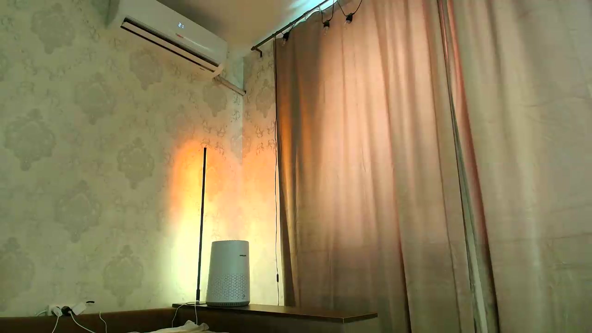 Gallery image thumbnail from PolinaMalina's myfreecams stream on, 08/21/2026, 13:24 image 17 of 20