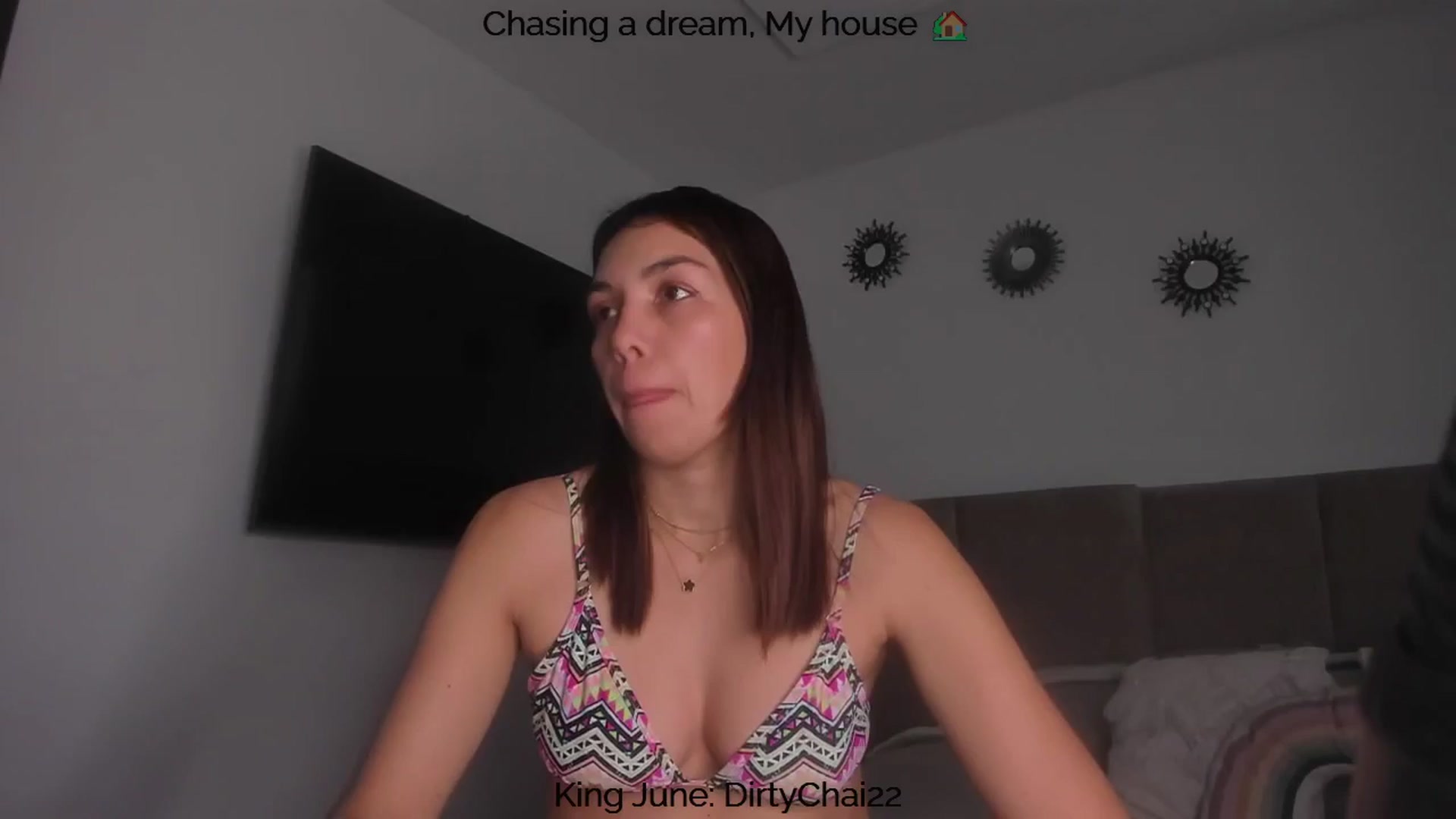 Gallery image thumbnail from Polly10's myfreecams stream on, 06/18/2025, 13:31 image 14 of 20